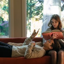 Da ciao ad addio: Jordan Fisher e Talia Ryder in una scena