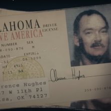 La ragazza nella foto: un'immagine del documentario