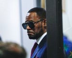 R. Kelly, il suo avvocato sostiene che i diritti costituzionali del cantante siano stati violati