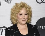 Bette Midler criticata dai fan per un tweet definito 'anti-trans'