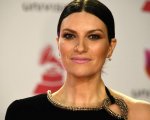Laura Pausini si sbronza e pubblica il video su Tik Tok “Ve l’ho detto che sono astemia!”