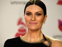 Laura Pausini si sbronza e pubblica il video su Tik Tok 'Ve l'ho detto che sono astemia!'