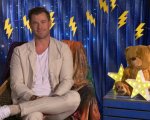 Chris Hemsworth leggerà una favola della buona notte in tv