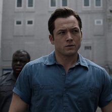 Black Bird: Taron Egerton in carcere