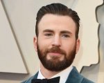 Chris Evans difende Anthony Mackie su Twitter: 'Sam Wilson è Capitan America'