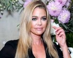 Denise Richards rivela come si sta adattando a OnlyFans: 'Ci sto facendo di tutto, è davvero meraviglioso'