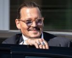 Johnny Depp ha scritto una canzone sul processo per diffamazione contro Amber Heard