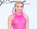 Florence Pugh si rivolge agli uomini 'volgari' che criticano il suo seno in mostra: 'Crescete'