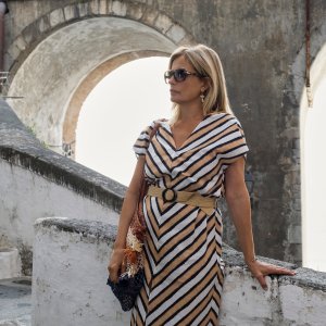 Sotto il sole di Amalfi: Isabella Ferrari in una scena del film