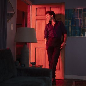 American Gigolo: Jon Bernthal in una scena a luci rosse