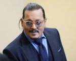 Johnny Depp si è riunito con il suo avvocato Camille Vasquez in Europa (VIDEO)