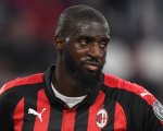 Tiémoué Bakayoko, il calciatore del Milan è stato fermato e perquisito dalla polizia (VIDEO)
