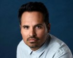 Michael Pena interpreterà un astronauta in A Million Miles Away di Amazon