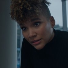 Blacklight: Emmy Raver-Lampman in una scena