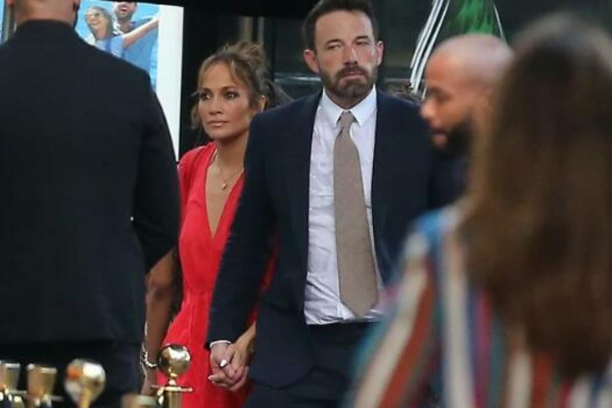 Jennifer Lopez e Ben Affleck, la luna di miele a Parigi (con figli