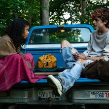 Bones and All: Taylor Russell  e Timothée Chalamet in una foto del film