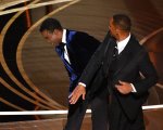 Will Smith continua a perdere follower a causa dello schiaffo, mentre i seguaci di Chris Rock aumentano