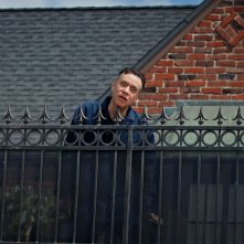 How It Ends: Fred Armisen in una scena