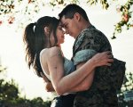 Purple hearts, la recensione: dal finto matrimonio alla storia d’amore con la star Disney Sofia Carson