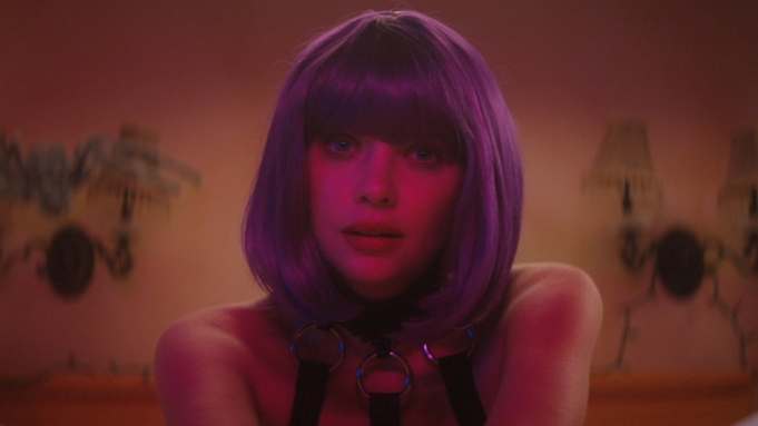 Ashley Benson nel trailer dello slasher erotico 18 & Over, distribuito tramite l'acquisto di contenuti NFT
