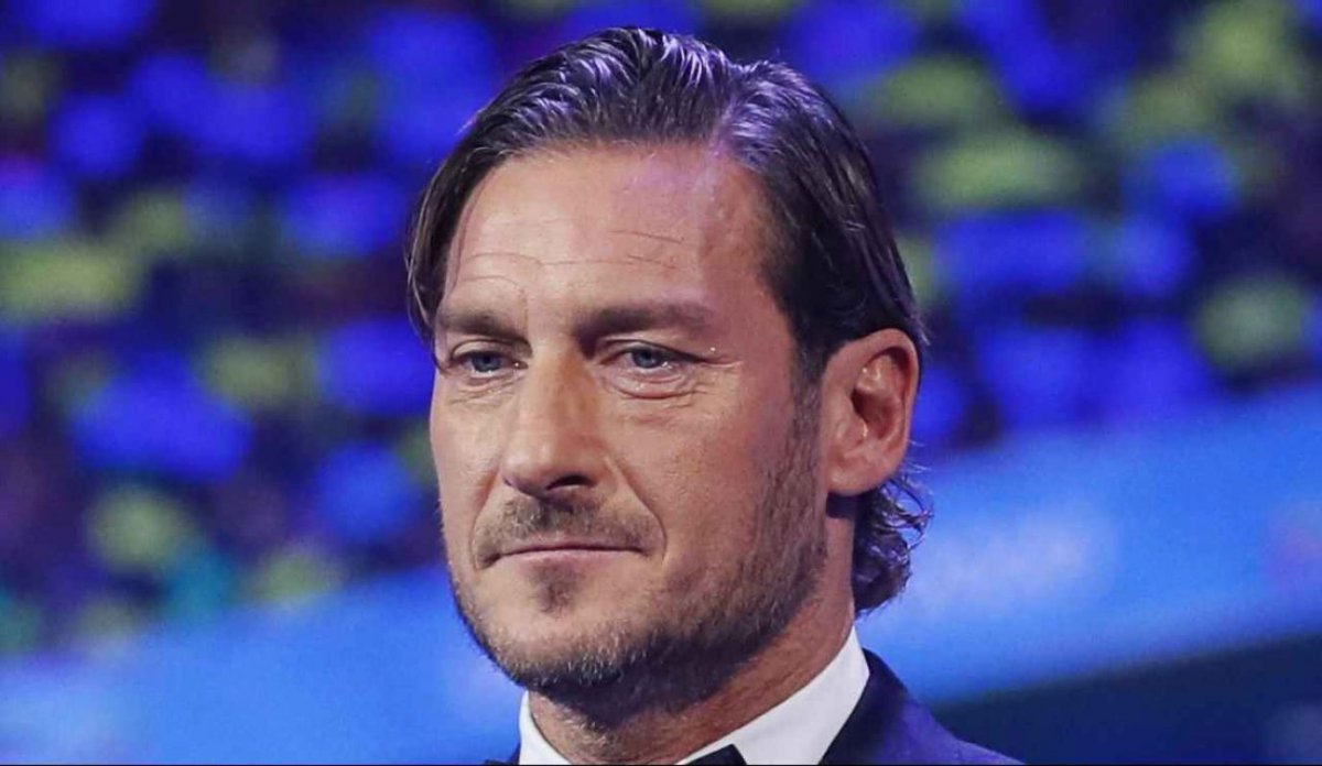 Francesco Totti Ancora A Casa Di Noemi Bocchi Le Nuove Foto