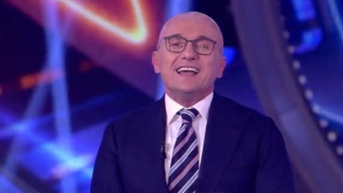 Grande Fratello Vip 7, Alfonso Signorini: "per Giovanni Ciacci ho forzato Mediaset a cambiare il regolamento"