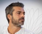 Luca Argentero litiga con i paparazzi a Forte dei Marmi per difendere la figlia
