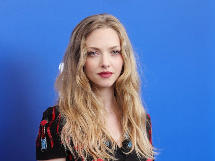 Amanda Seyfried sull'importanza dei coordinatori di intimità: "Avrei voluto iniziare la mia carriera ora"