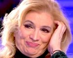 Iva Zanicchi, foto hot su Instagram. Lei : “Mi hanno hackerato il telefono”