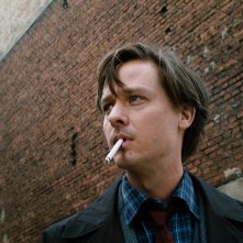 Fabian - Going to the Dogs: Tom Schilling in una scena del film