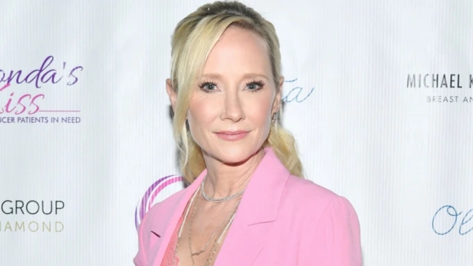 Anne Heche "non sembra destinata a sopravvivere" dopo aver subito gravi lesioni cerebrali Anne Heche "non sembra destinata a sopravvivere" dopo aver subito gravi lesioni cerebrali