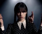 Mercoledì,  nelle prime foto dalla serie Netflix si fa la conoscenza della famiglia Addams versione Tim Burton