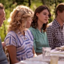 In nome del cielo: Daisy Edgar-Jones circondata dai Lafferty