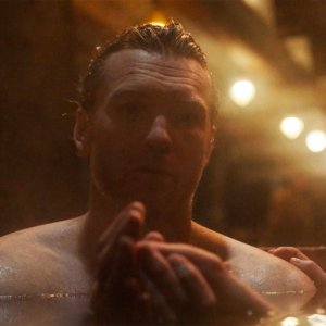 In nome del cielo: Sam Worthington in una scena