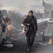 Andor: Diego Luna in un'immagine della serie