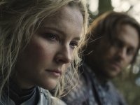 Gli Anelli del Potere, Morfydd Clark: 'Ho subito una terapia d'urto per smettere di sembrare spaventata'