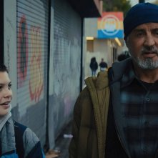 Samaritan: Sylvester Stallone e Javon 'Wanna' Walton in una scena