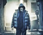 Samaritan, la recensione: Sylvester Stallone supereroe in crisi nera. Altro che Marvel...