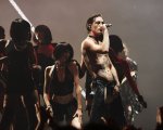 Maneskin censurati per nudità sul palco degli MTV Music Awards 2022