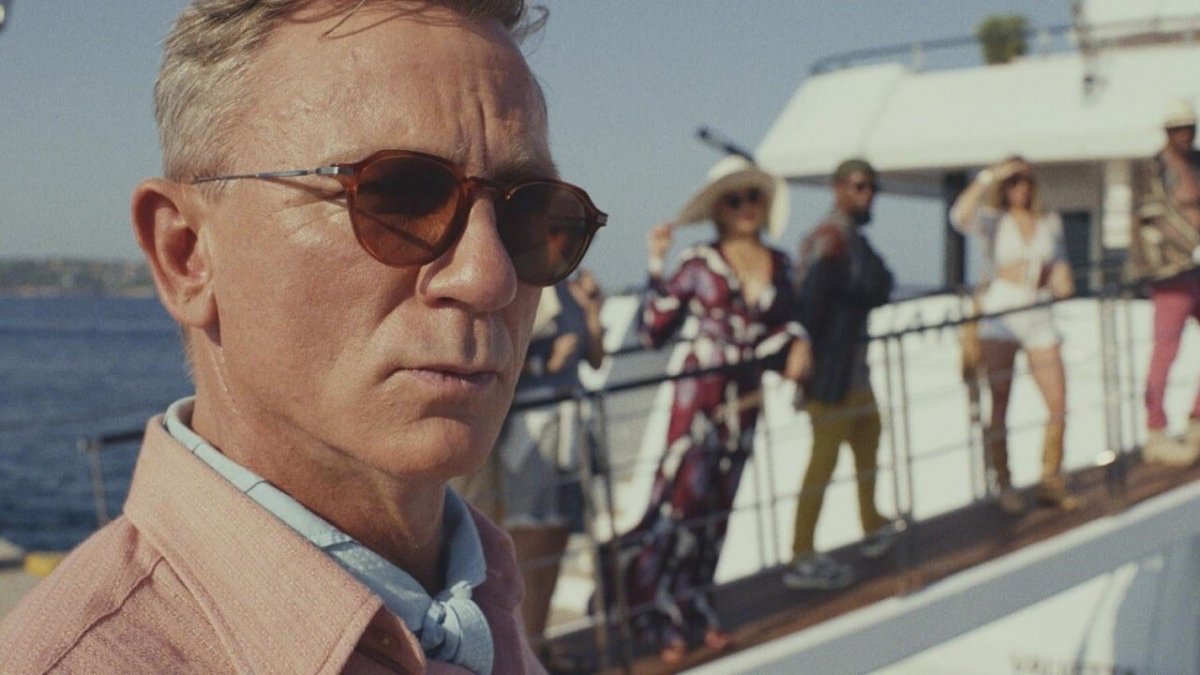 Glass Onion, le prime foto svelano i personaggi del sequel di Knives Out