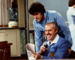 Richard Roat: morto all'età di 89 anni l'attore di Friends, Dallas e Seinfeld