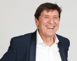 Gianni Morandi pubblica la foto della mano ustionata