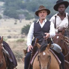 Dead for a Dollar: Christoph Waltz, Brandon Scott e Rachel Brosnahan a cavallo