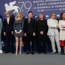 Living: il cast durante il photocall della Mostra Internazionale d’Arte Cinematografica di Venezia 2022