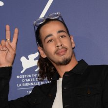 Athena: Sali Slimane in una foto durante il photocall della Mostra Internazionale d’Arte Cinematografica di Venezia 2022