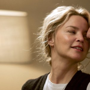 I figli degli altri: Virginie Efira e Roschdy Zem in una scena