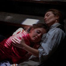 Pearl: Mia Goth e Tandi Wright in una scena