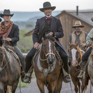 Dead For A Dollar: Benjamin Bratt in una scena del film