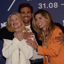 Monica: Andrea Pallaoro, Trace Lysette e Patricia Clarkson durante il photocall di Mostra Internazionale d’Arte Cinematografica di Venezia 2022