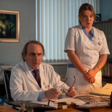 Rumba Therapy: Michel Houllebecq in una scena del film